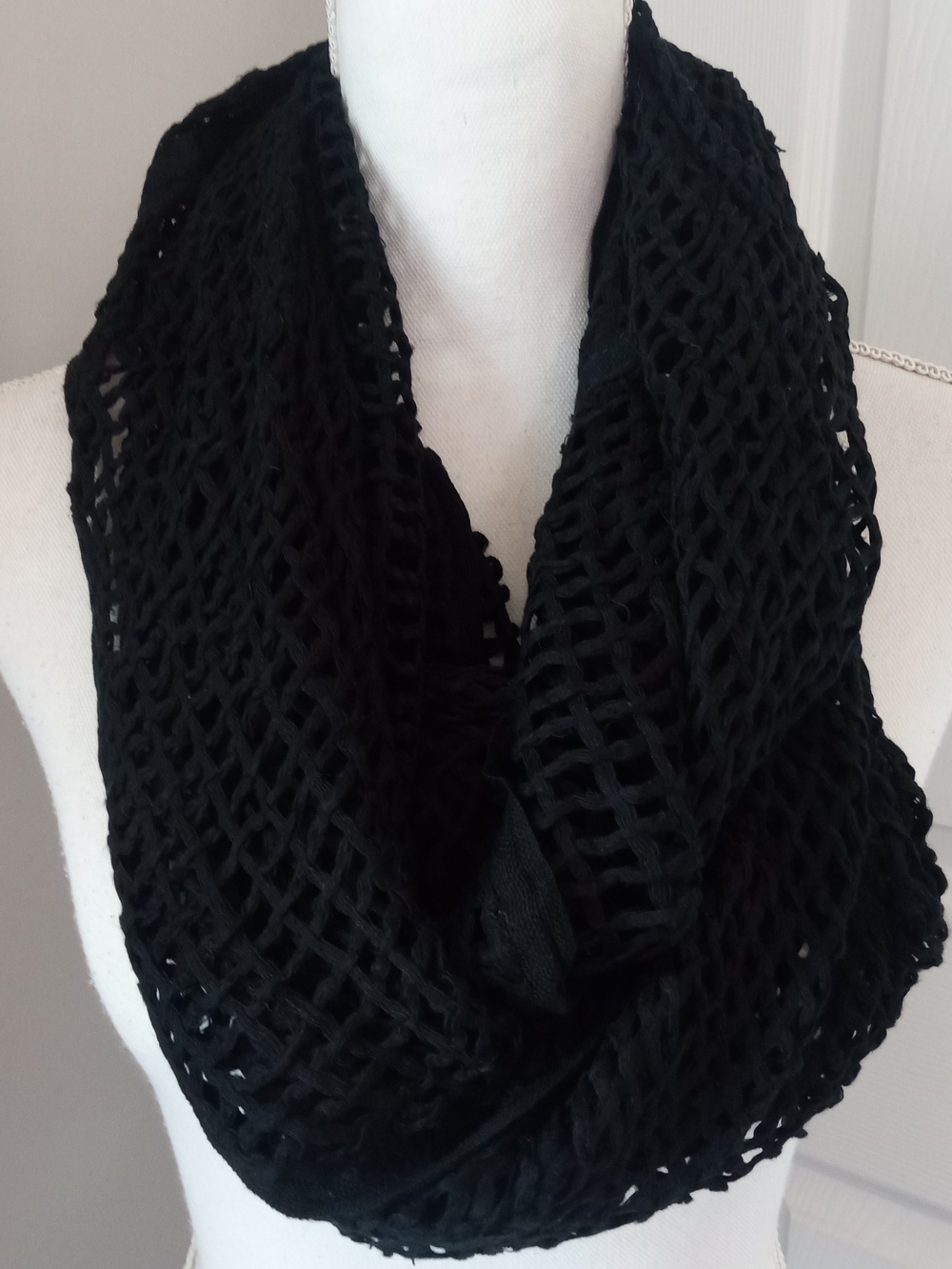 Simply Vera Vera Wang Black Open-Knit Infinity Scarf